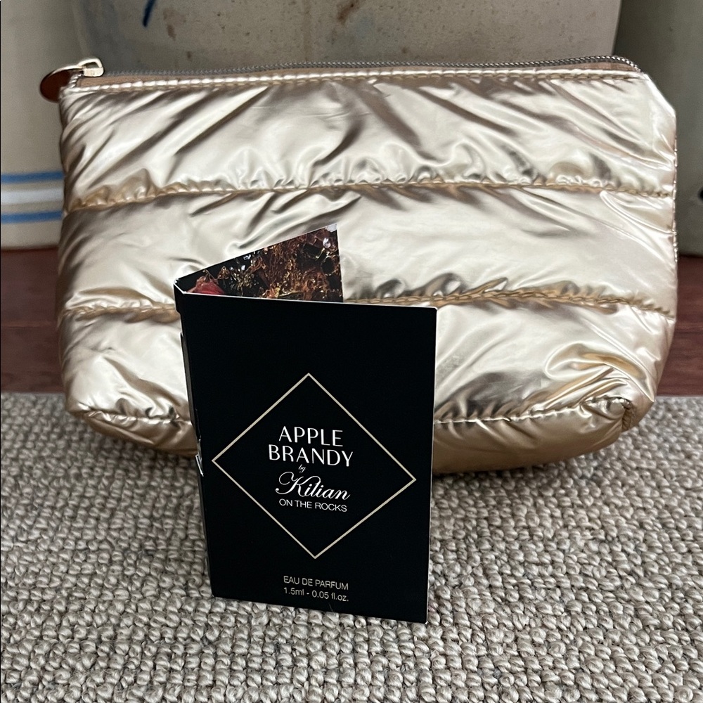 🍏Apple Brandy & Gold Quilted Pouch